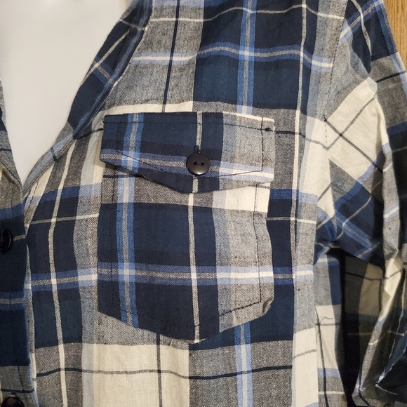 Blue plaid button up shirt - Picture 3 of 8